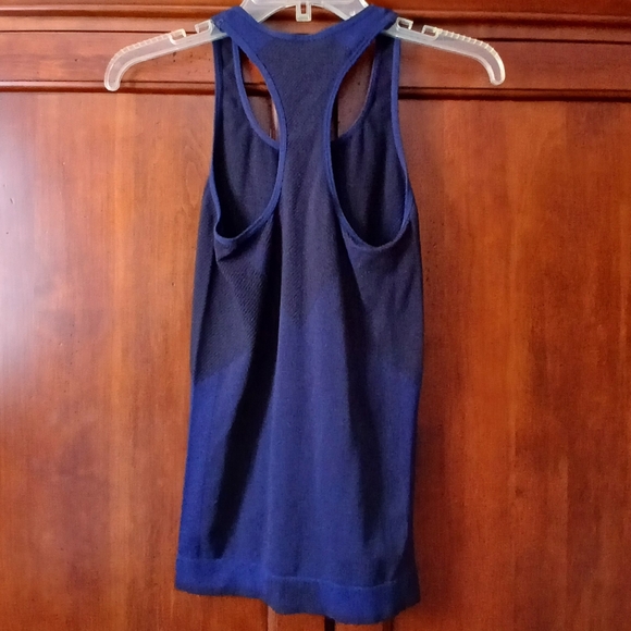 💕PINK Victoria's Secret Compression Tank Top💕 - Picture 3 of 11